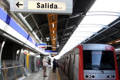 Metro de Santiago prohíbe ingreso de carros de supermercado para proteger infraestructura