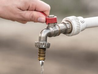 Masivo corte de agua en Santiago afectará a seis comunas principales