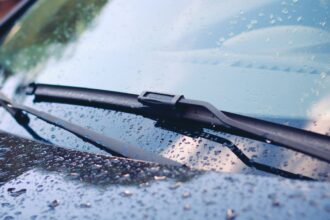 Consejos para mantener tu auto seguro ante sistemas frontales en Chile
