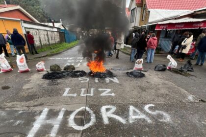 Crisis en Bío Bío: Desesperación por largo corte de luz genera indignación