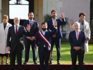 Diputado de RN exige devolución de millones por sesión fotográfica extravagantemente costosa