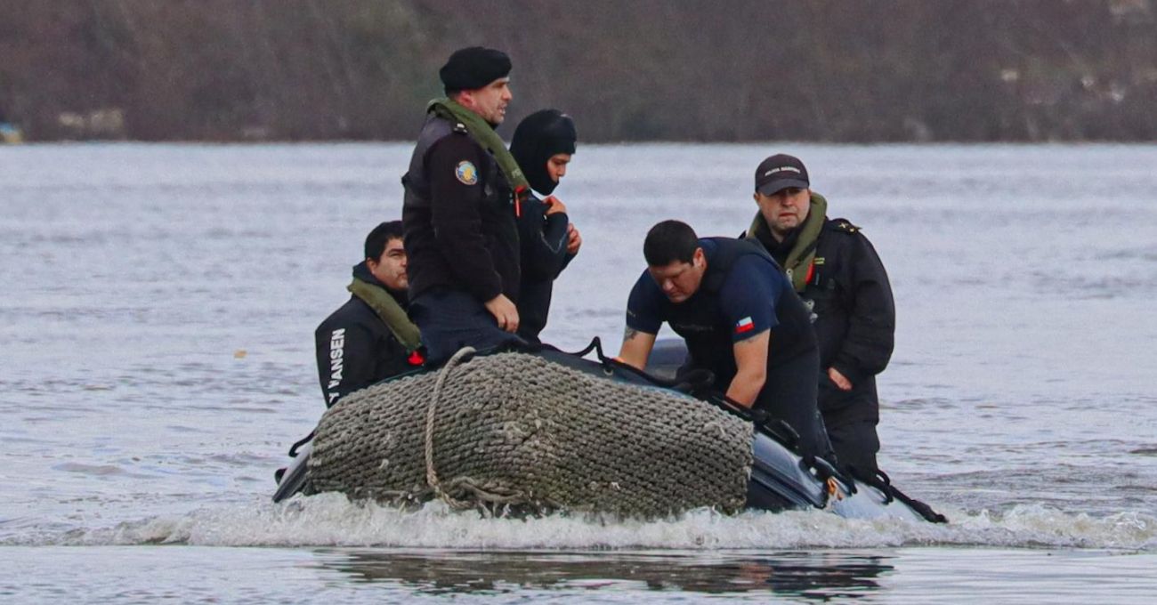 Hallan prendas y motor de embarcación de pescadores desaparecidos en San Pedro