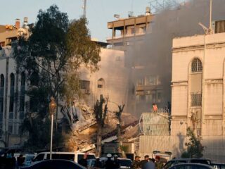 Israel afirma haber matado a comandantes iraníes al intensificar la Guerra
