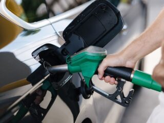 Precio de la bencina: Parafina baja $4 mientras el resto de los combustibles mantiene su valor