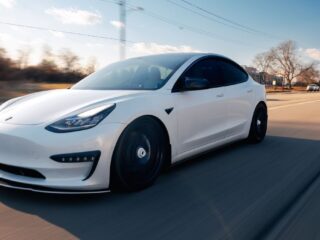 Tesla abrirá su primera tienda de autos eléctricos en Chile: Estará en Alto Las Condes y funcionará desde septiembre
