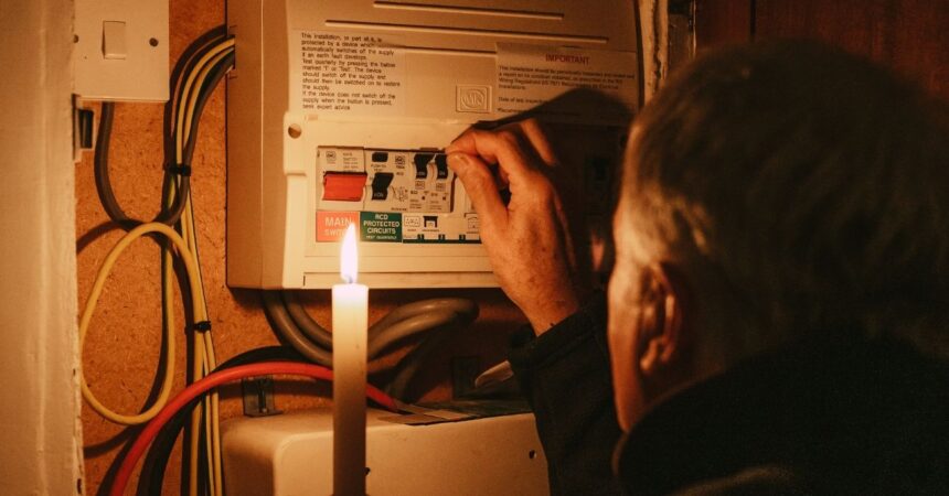 Senado rechaza propuesta que aumentaba sanciones a empresas eléctricas por cortes de luz