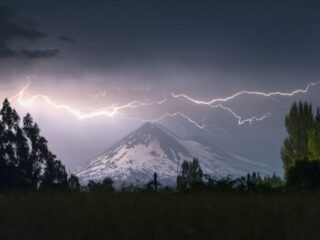 Tormentas eléctricas y lluvias marcarán este martes en el sur de Chile: revisa el pronóstico por región
