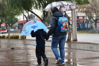 Suspenden clases y adelantan vacaciones por lluvias intensas en el centro sur de Chile