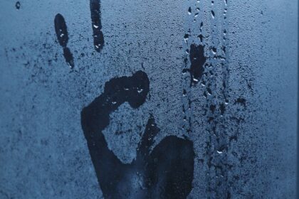 ¿Cómo evitar que se empañen los vidrios del auto en invierno? Sigue estos 6 consejos infalibles