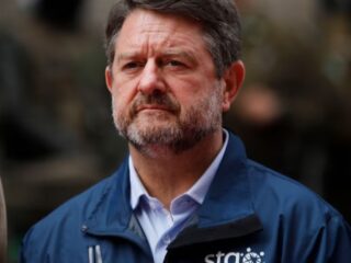 Carabineros realiza diligencias en casa de Claudio Orrego y sede del GORE por presunta asesoría vinculada a campaña