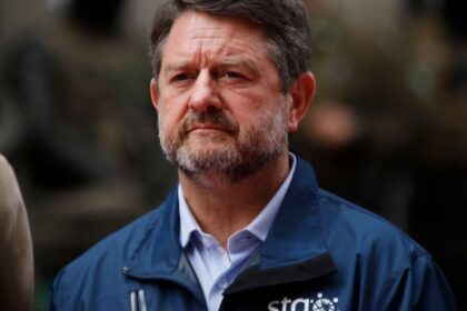 Carabineros realiza diligencias en casa de Claudio Orrego y sede del GORE por presunta asesoría vinculada a campaña