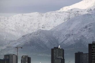 Posible nieve en Santiago: sistema frontal del martes podría teñir de blanco varias comunas