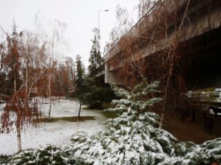 Nieve podría sorprender a comunas del Gran Santiago este martes en la madrugada