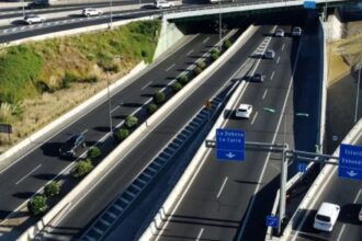Así cambiará el cobro para autos sin TAG en autopistas de Santiago desde julio