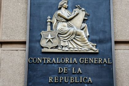 Contraloría revela grave retraso de Junaeb en entrega de útiles escolares 2024