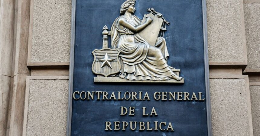 Contraloría revela grave retraso de Junaeb en entrega de útiles escolares 2024