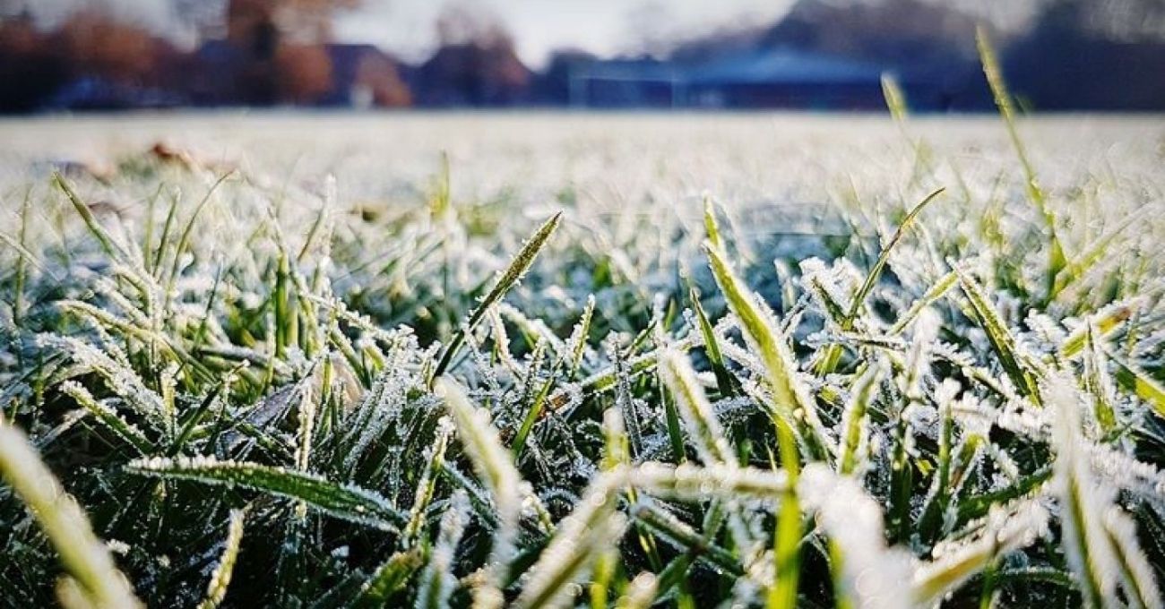 Heladas matinales y cielos nublados: sistema frontal hará caer las temperaturas en Santiago
