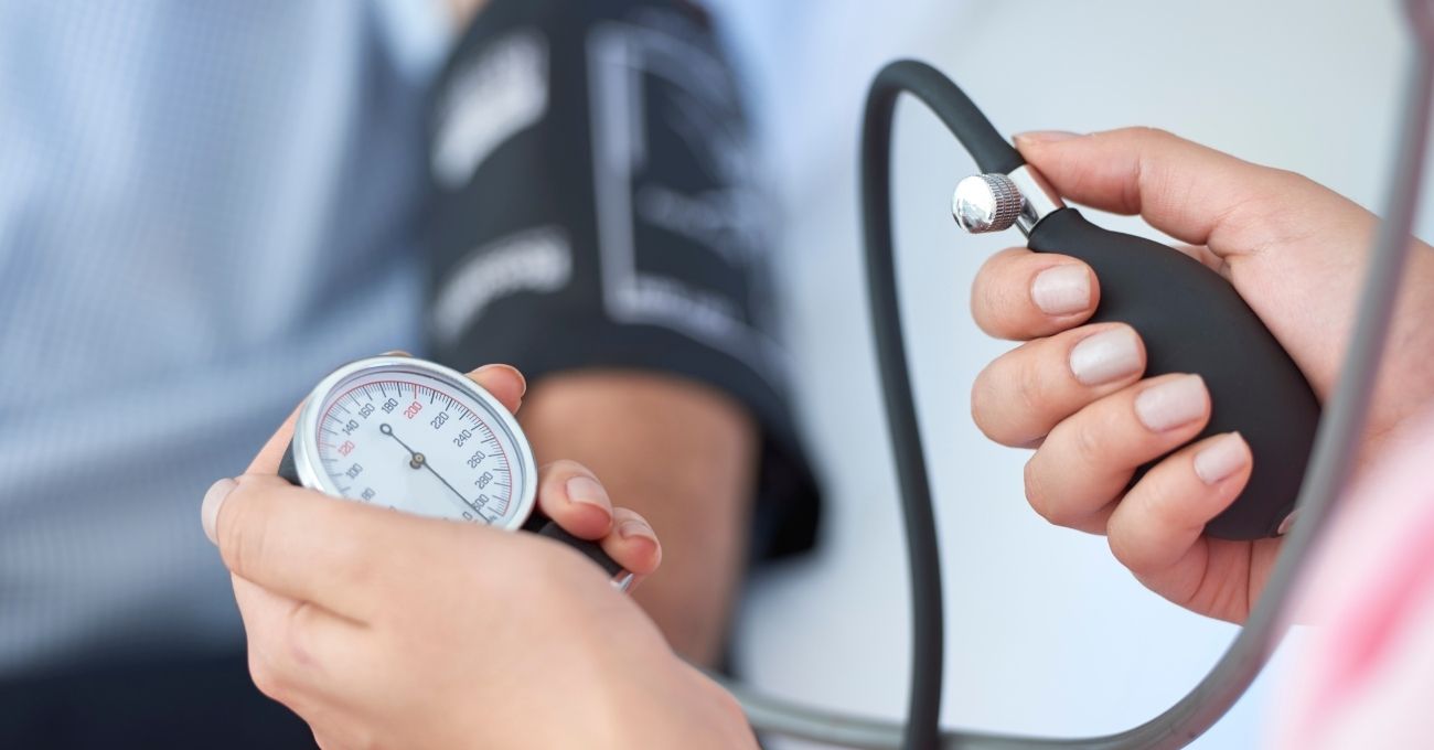 Estos son los alimentos que más te perjudican si tienes hipertensión
