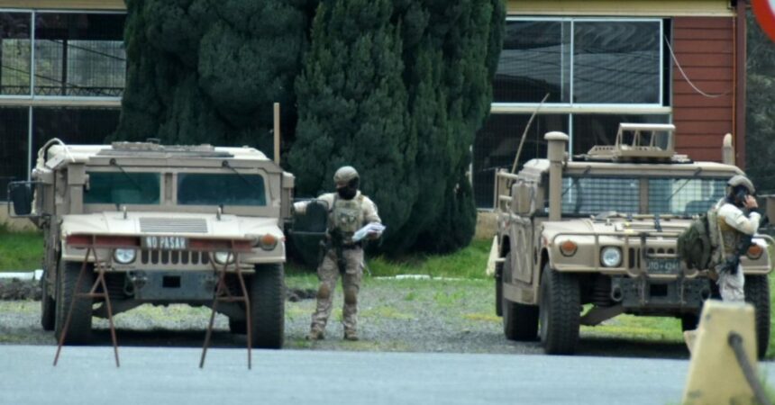Roban fusiles de guerra tras violento ataque a conscriptos en regimiento de Valparaíso