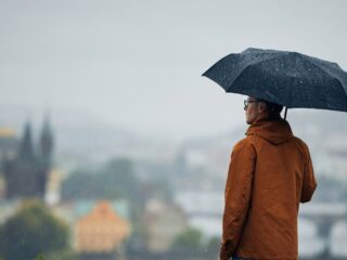 Lluvia regresa a Santiago este fin de semana con el inicio oficial del invierno