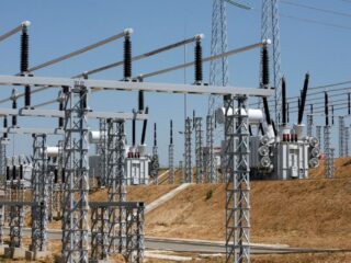 Alerta por riesgo de racionamiento: sistema eléctrico chileno entra en "condición de emergencia"