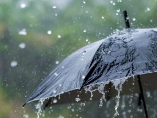 Santiago recibe el invierno con lluvia: ¿Cuándo y cuánto va a llover este fin de semana largo?