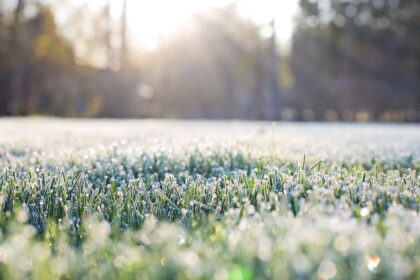 Heladas matinales afectarán la zona central este lunes: temperaturas caerán hasta -4°C