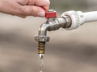 Corte de agua en Santiago: ¿Cuándo vuelve el suministro en las comunas afectadas?