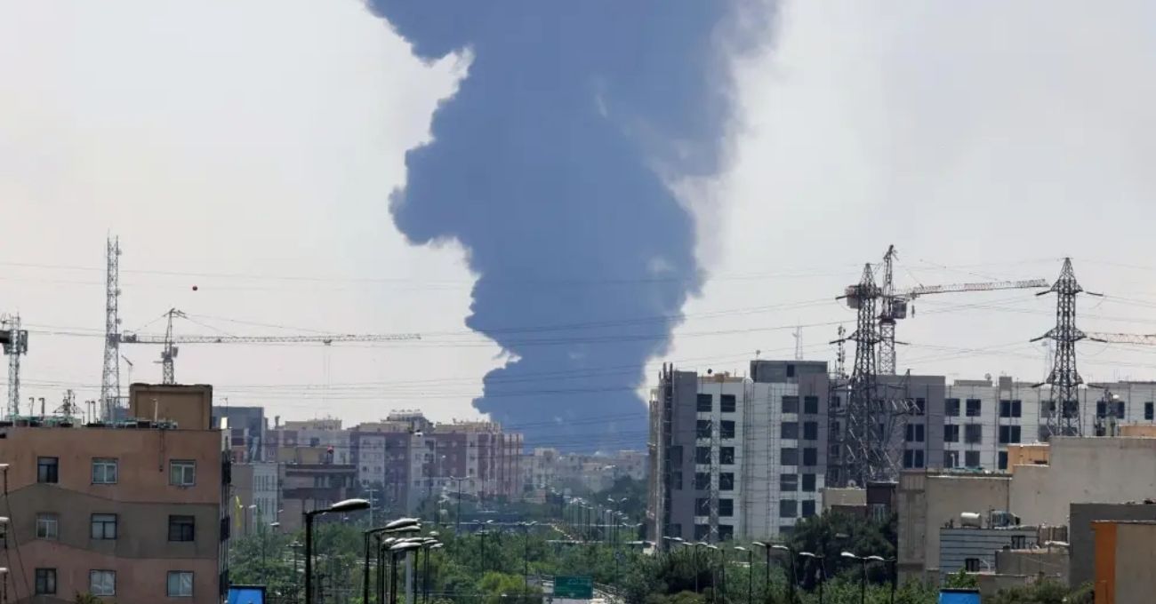 Irán ataca con misiles bases de EE.UU. en respuesta a bombardeos