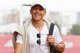 Afirman que Alexis Sánchez se encuentra en Chile con su nueva polola, una modelo rusa: así luce la joven