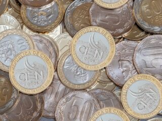 Así luce la nueva moneda conmemorativa de $100 por el centenario del Banco Central