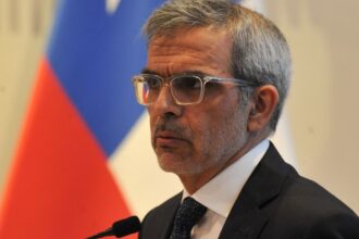 "Ya está comunicada": Ministro Cordero confirma alerta internacional para captura de Martín de los Santos