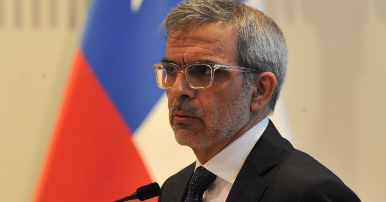 "Ya está comunicada": Ministro Cordero confirma alerta internacional para captura de Martín de los Santos
