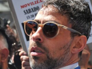 Jorge Valdivia pide permiso para viajar a España pese a estar con arraigo nacional y arresto domiciliario nocturno