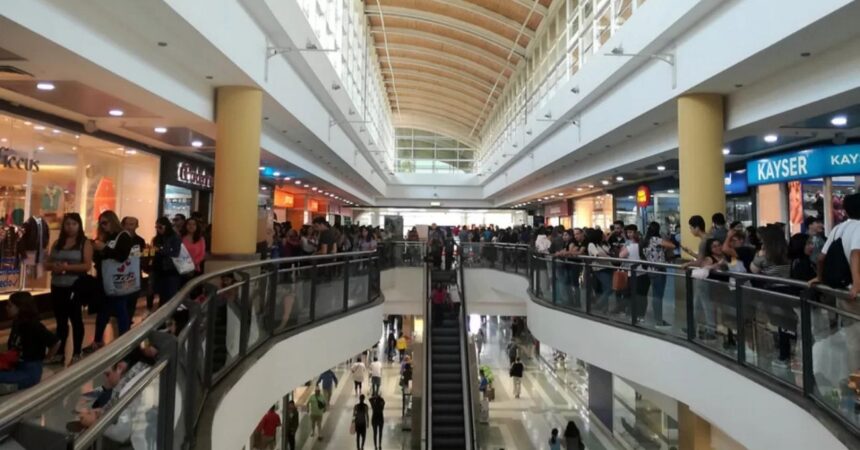 ¿Abrirán los malls este domingo durante las elecciones primarias?
