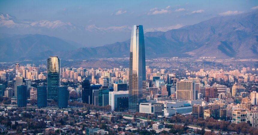 Desempleo en Chile alcanza su nivel más alto del año: 8,9% en trimestre marzo-mayo