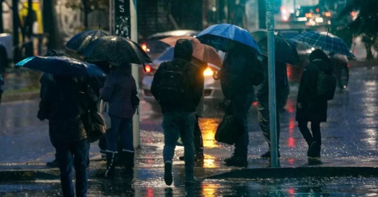 Lluvias y vientos intensos este jueves: revisa las regiones afectadas y el pronóstico para Santiago