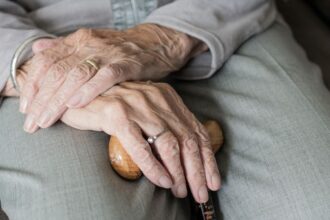 Estos son los beneficios clave para adultos mayores en Chile: revisa si puedes acceder