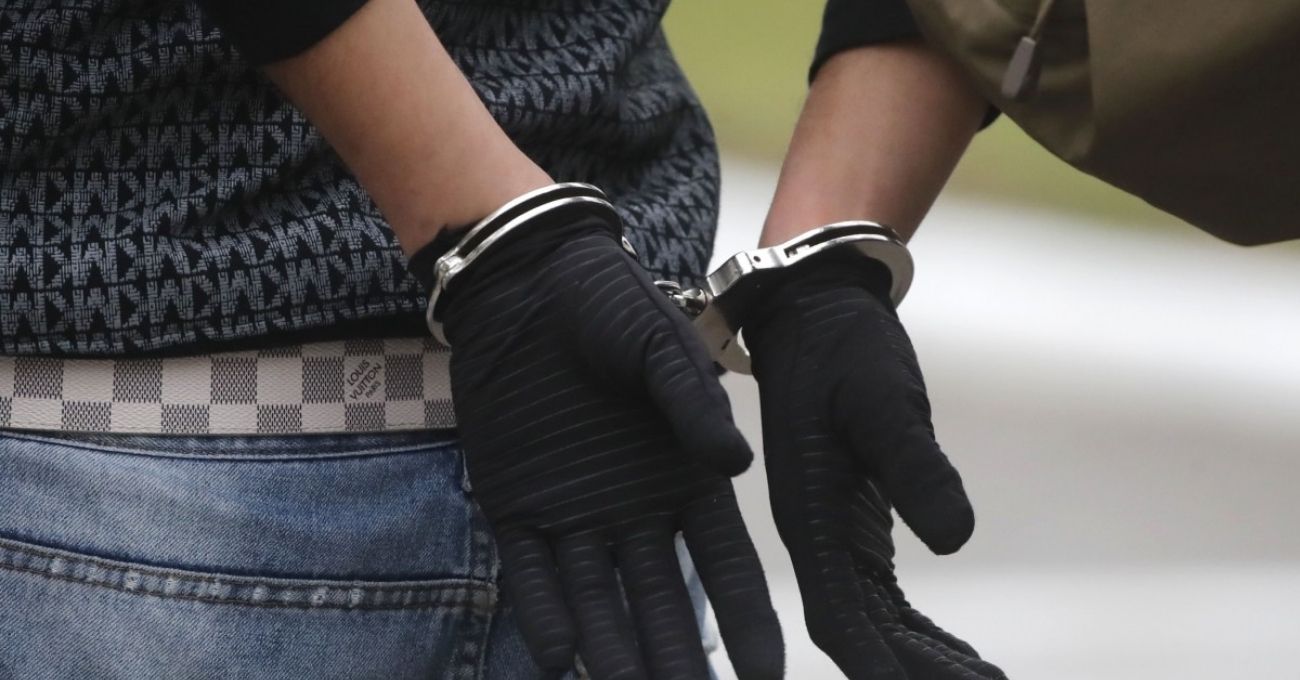 Detienen a estudiante de 17 años tras intentar apuñalar a inspector en colegio de Talcahuano