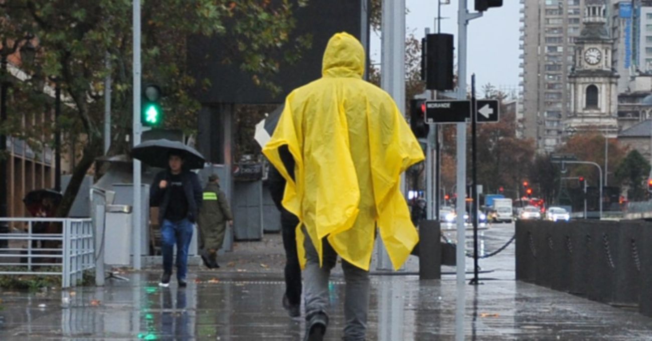 Lluvias en camino este viernes: revisa aquí las regiones donde se dejará sentir el agua