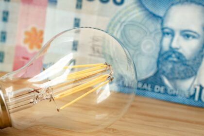 Subsidio Eléctrico: ¿Cuánto ahorra una familia de cuatro personas en la cuenta de luz?