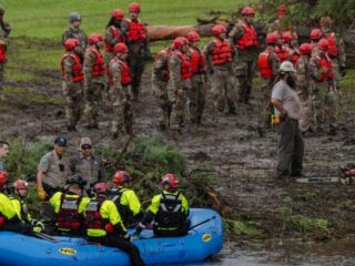Más de 100 muertos en Texas por inundaciones: continúa la búsqueda de desaparecidos