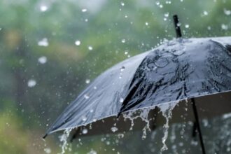 Lluvias y vientos intensos afectarán cinco regiones este jueves