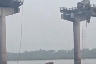 Colapso de puente en India deja al menos 10 muertos y múltiples heridos