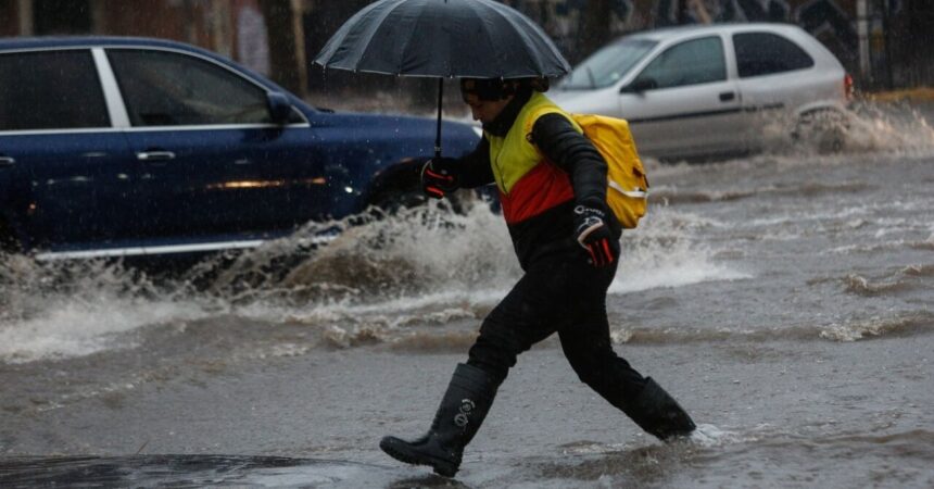 Alerta por lluvias intensas, viento y nieve: sistema frontal impactará el sur de Chile