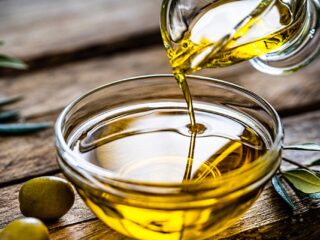 Nunca cometas este error con el aceite de oliva usado, advierte Karlos Arguiñano