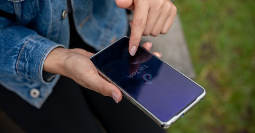 Asesinato de una joven por usar TikTok conmociona a Pakistán