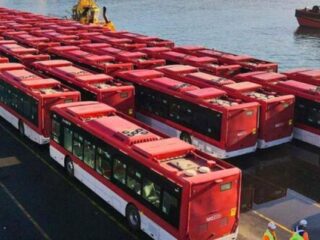 Eléctricos reemplazarán buses diésel en Santiago: histórica renovación en marcha