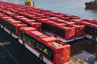 Eléctricos reemplazarán buses diésel en Santiago: histórica renovación en marcha