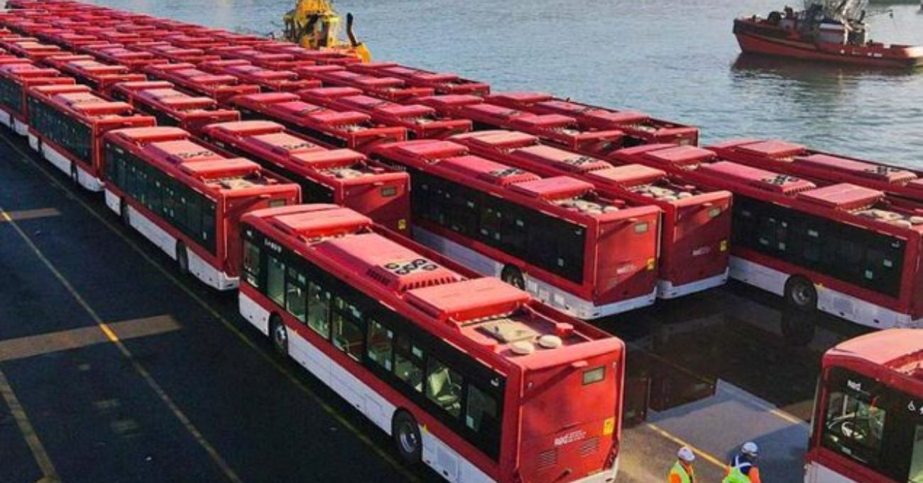 Eléctricos reemplazarán buses diésel en Santiago: histórica renovación en marcha